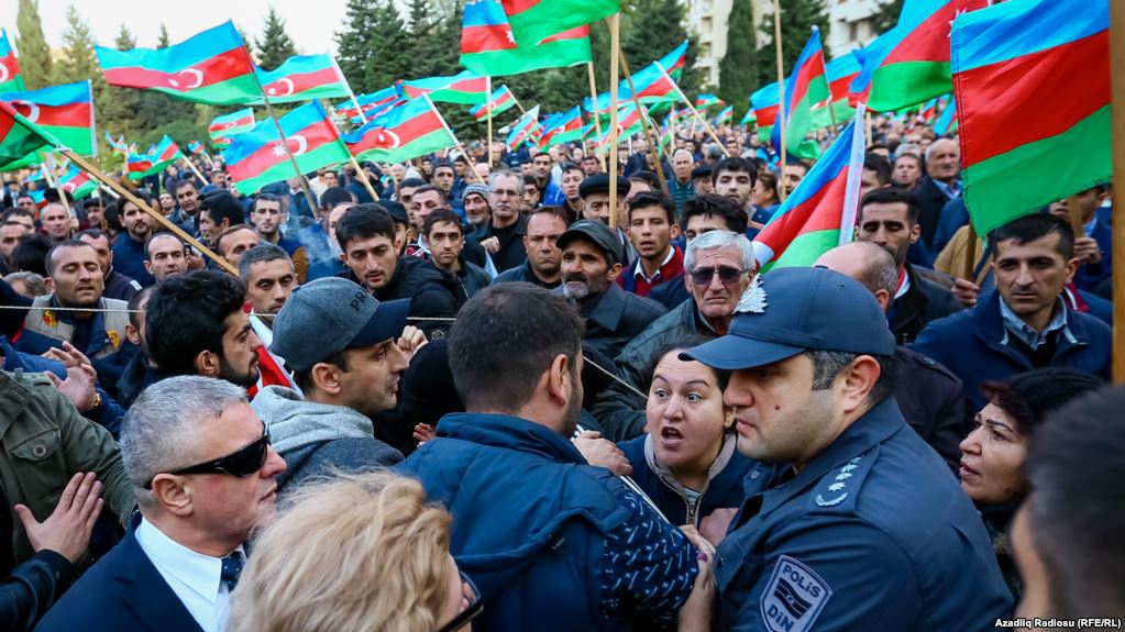 В Баку прошел антикоррупционный митинг оппозиции