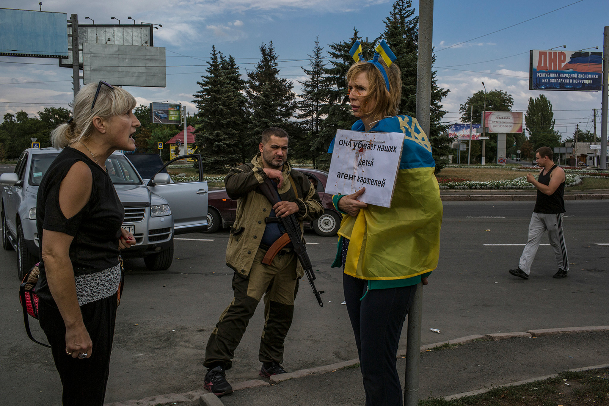 20150520 lens poy superJumbo Другая SOVA featured, война в Украине, волонтерство, Донбасс, Донецк, Ирина Довгань, украина, Ясиноватая