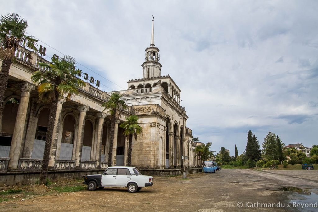 Sokhumi Railway Station Sukhumi Abkhazia 4 новости Абхазия, оккупация, российская оккупация в Грузии, российский блогер