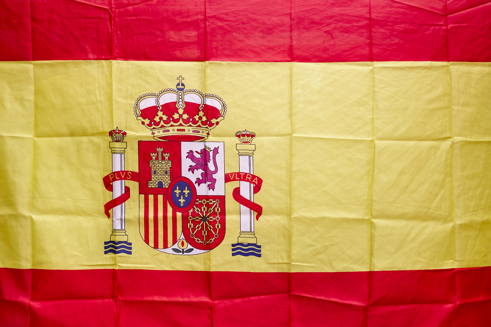 spanish flag with shield and royal crown constitut P7GPK8C Испания Испания