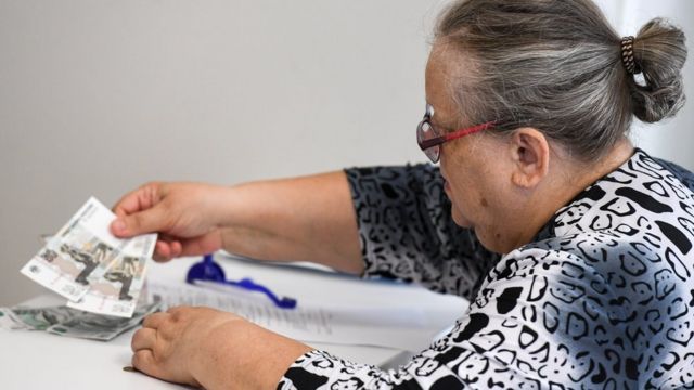 Прожиточный минимум посчитают по-новому. Станут ли россияне богаче? 1 114593529 tass 28316284 Новости BBC Новости BBC