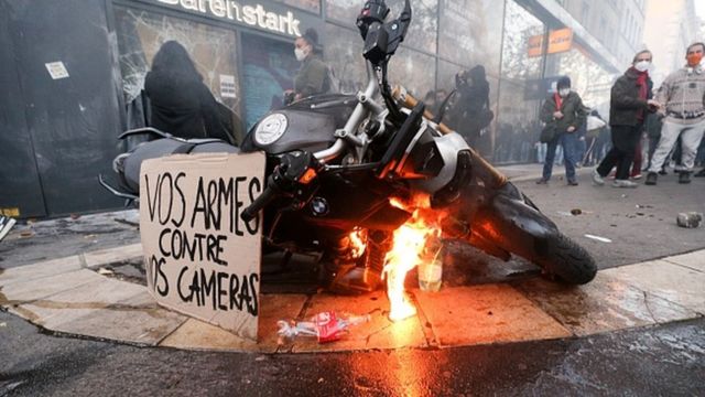 115811873 gettyimages 1229845457 594x594 1 акция протеста акция протеста