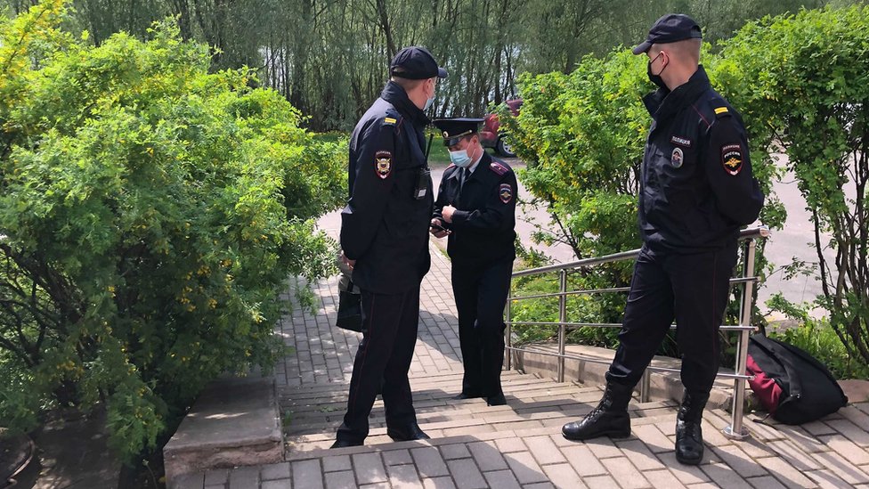 Земский съезд в Новгороде оцеплен полицией, Галямину задержали 55 118615381 imagefromios 4 Новости BBC Новости BBC