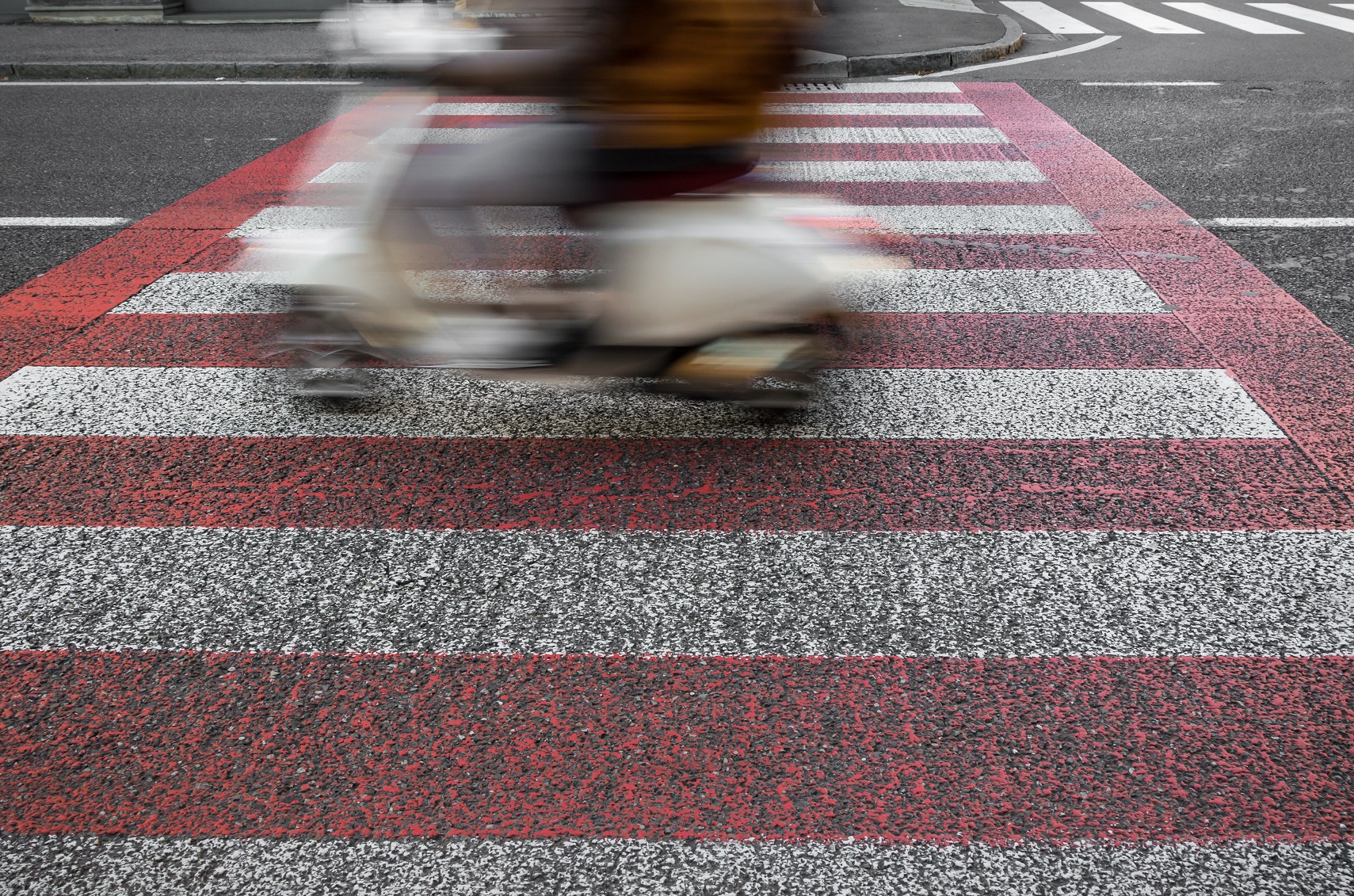 small motorcycle on road PBLSMA7 новости Вахтанг Гомелаури, мопеды, транспорт