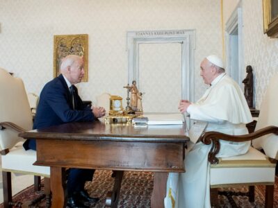 121270716 biden pope reu Новости BBC Джо Байден, Папа Римский Франциск