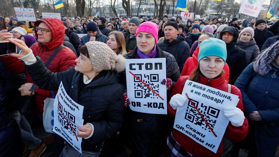 121783556 kyiv demo reu Новости BBC Covid-19, вакцинация, коронавирус, украина