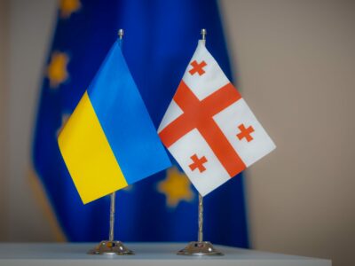 georgia ukraine flags новости война в Украине, Грузинская мечта, Грузия-Украина