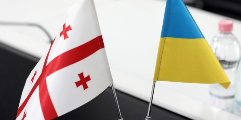 georgia ukraine flags 8i9 новости Алексей Данилов, война в Украине, Грузинская мечта, Грузия-Украина, Ираклий Берая, Михаил Сарджвеладзе