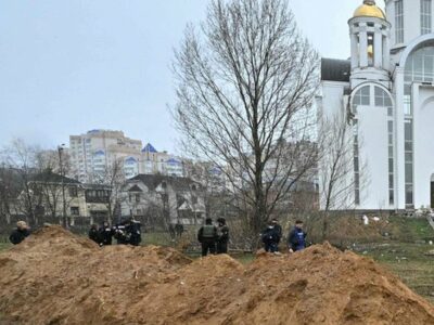 124002018 bucha church Новости BBC Буча, война в Украине