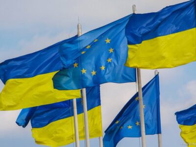 eu ukraine flags новости война в Украине, Украина-ЕС