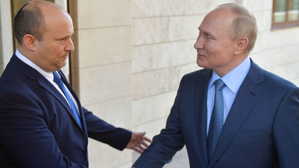 Израиль заявил, что Путин извинился за слова Лаврова о евреях и Гитлере 1 124588837 bennettandputingetty BBC News Русская служба Владимир Путин, Израиль, Нафтали Беннет, Россия, Сергей Лавров
