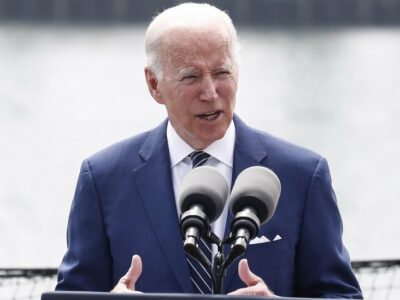 125364598 biden epa Новости BBC Владимир Зеленский, война в Украине, Джо Байден, Украина-США