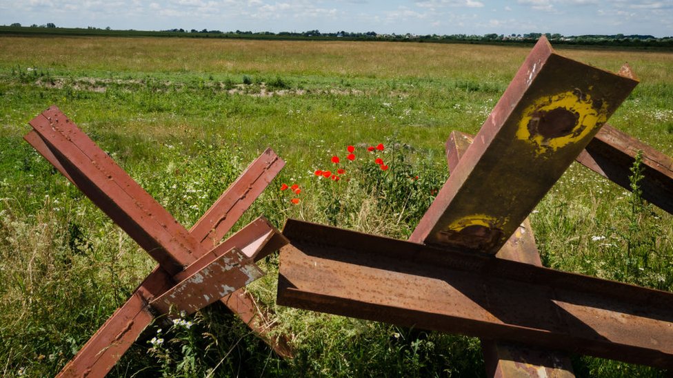 Противотанковые ежи в Украине