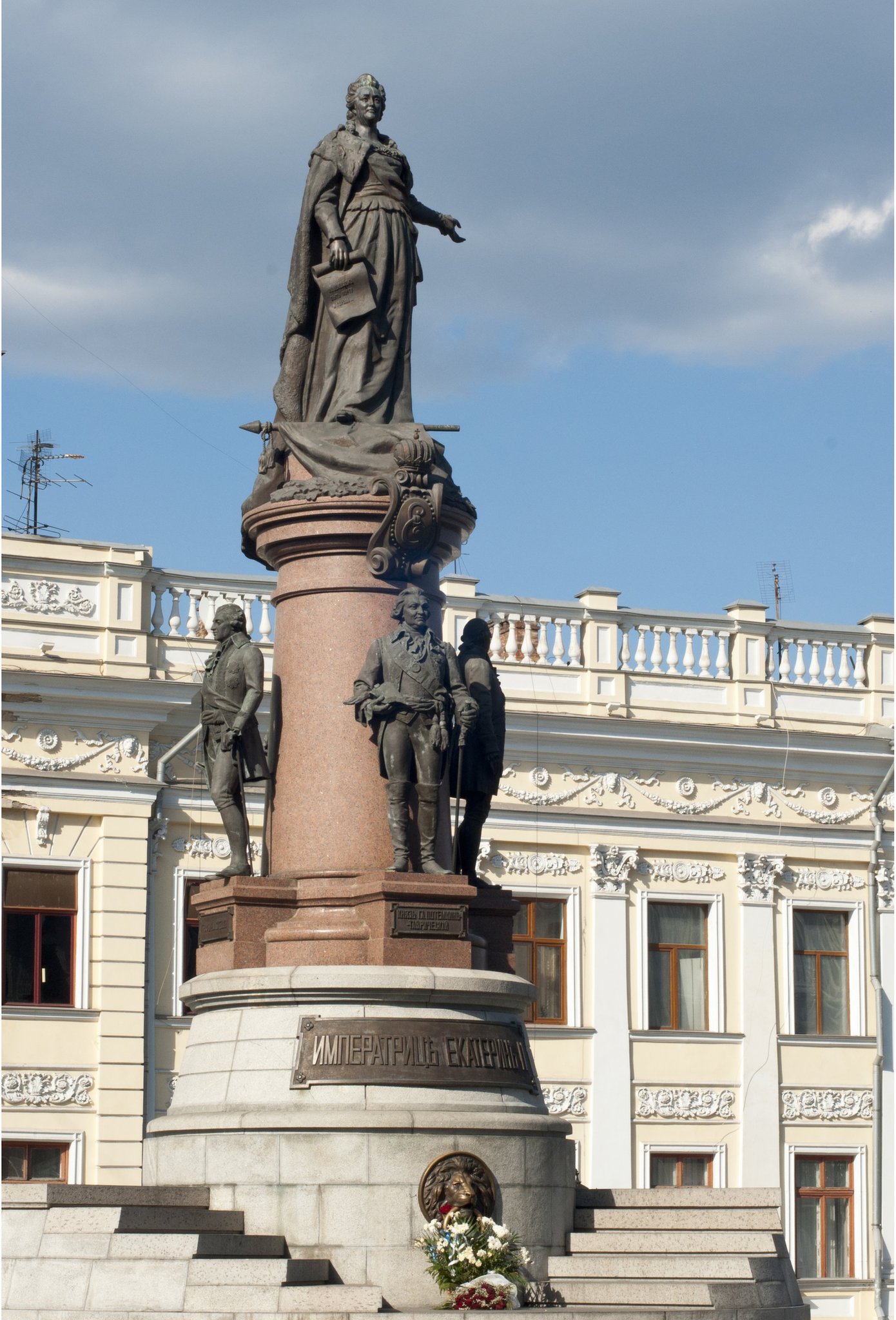 Памятник Екатерине II в центре Одессы