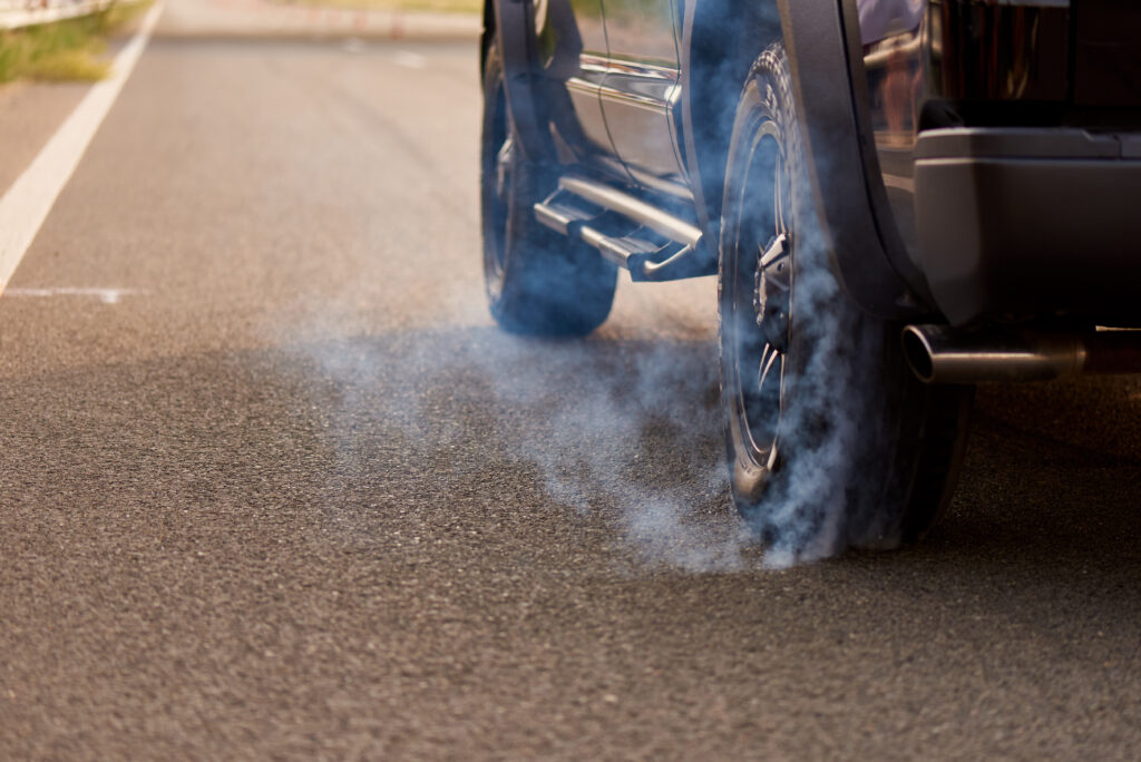 close up of a car wheel in smoke on the highway 2022 01 31 05 12 15 utc новости МВД Грузии