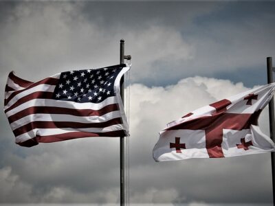 usa georgia flags 2 политика featured, Георгий Мелашвили, Грузия-Россия, Грузия-США, Джим О'Брайен