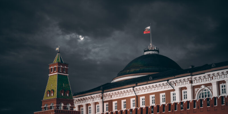 dark night shot of russian kremlin senate dome t 2022 03 18 20 57 14 utc новости война в Украине, Новая Зеландия, санкции