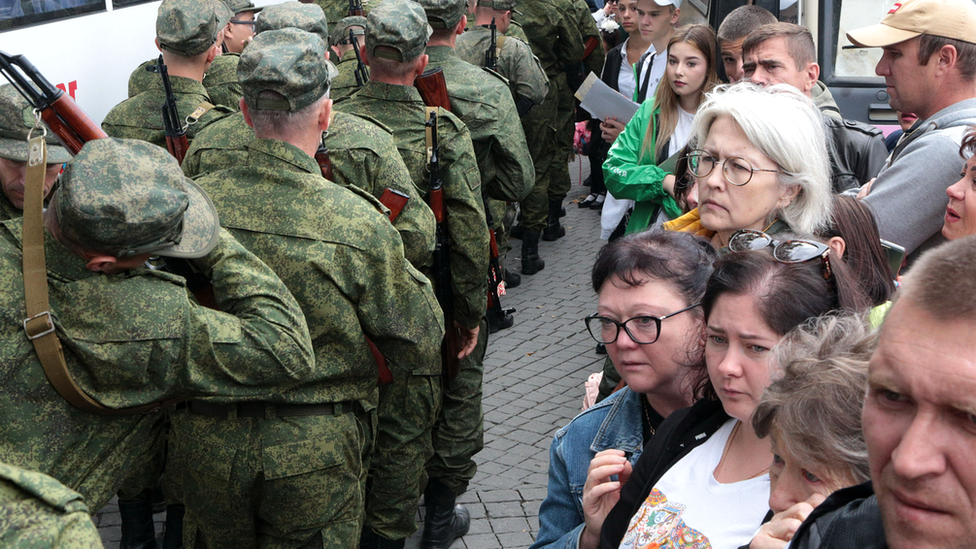 "Вывозили на КАМАЗе". Как российские солдаты и офицеры воровали у армии трусы, берцы и бронежилеты 2 Мобилизованные в Крыму