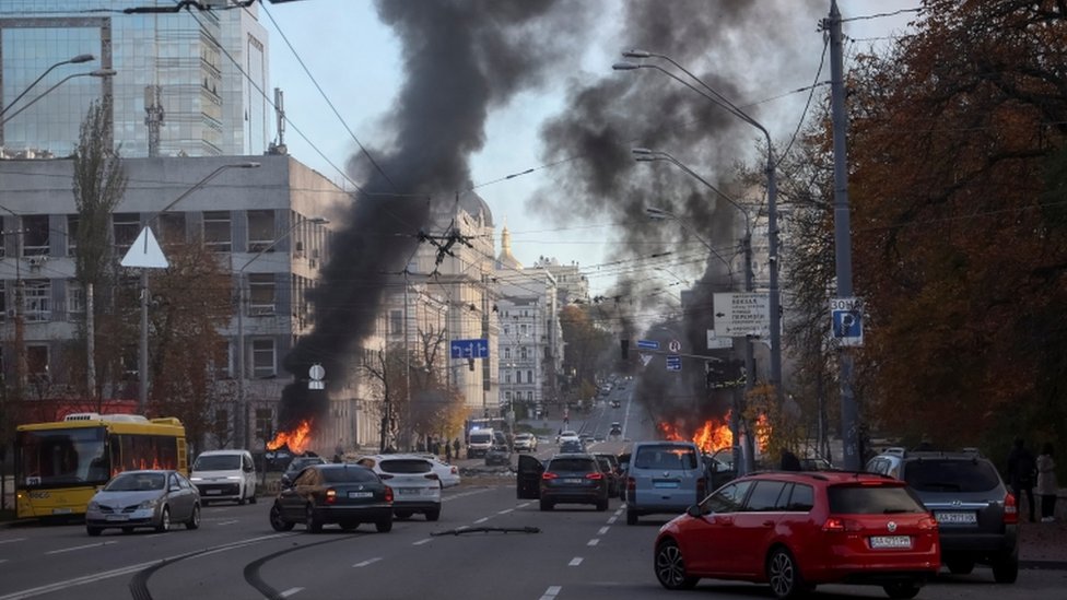Последствия ракетного удара по Киеву