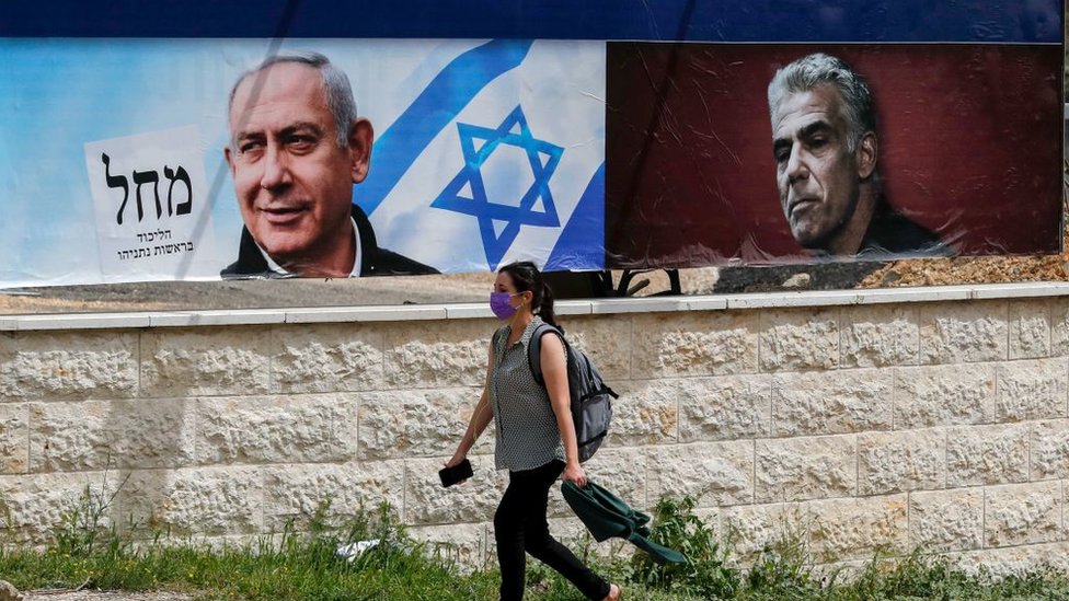 127469666 netanyahulapidpostergettyimages 1231871049 Новости BBC Биньямин Нетаньяху, Израиль