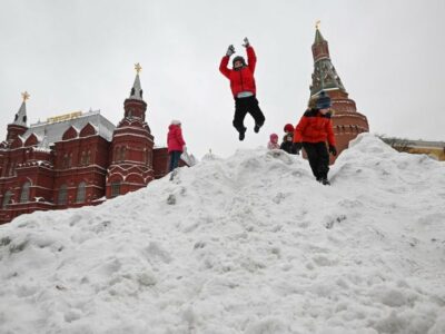 128015713 gettyimages 1245673424 снегопад снегопад