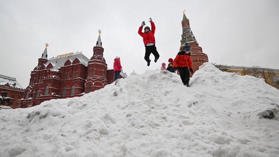 128015713 gettyimages 1245673424 Новости BBC снегопад