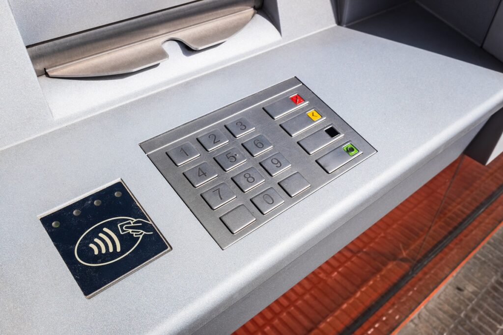 dashboard of an atm bank machine to withdraw money 2022 05 03 22 40 50 utc новости Грузия-Россия, экономика Грузии