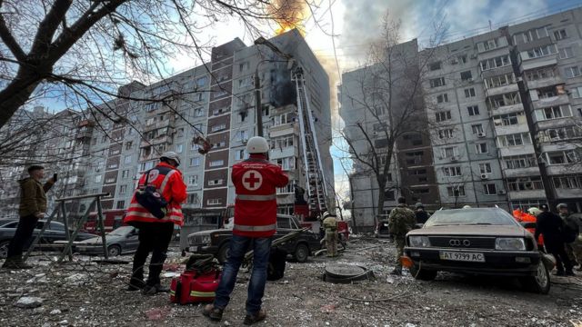 Спасатели на месте "прилета"