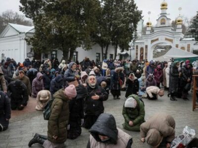 129187318 mediaitem129171529 Новости BBC война в Украине, Киево-Печерская лавра, украина