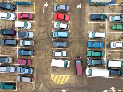 top down aerial view of many cars on a parking lot 2022 02 04 18 49 36 utc новости новости