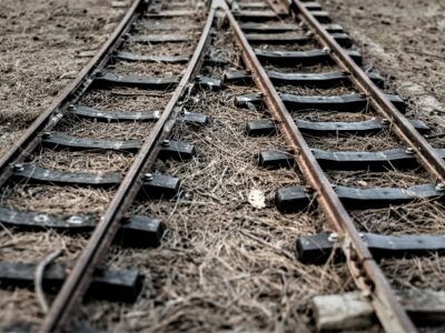 old train track with rails branching off in two di 2022 05 03 22 33 50 utc политика featured, Абхазия, Грузия-Россия