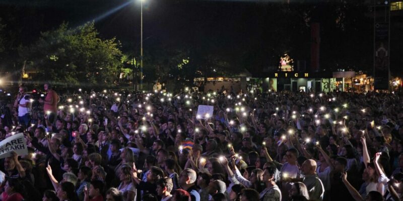 yerevan protest 25 07 2023 1024x683 1 новости гуманитарная помощь, Ереван, Лачинский коридор, Нагорный Карабах, Никол Пашинян