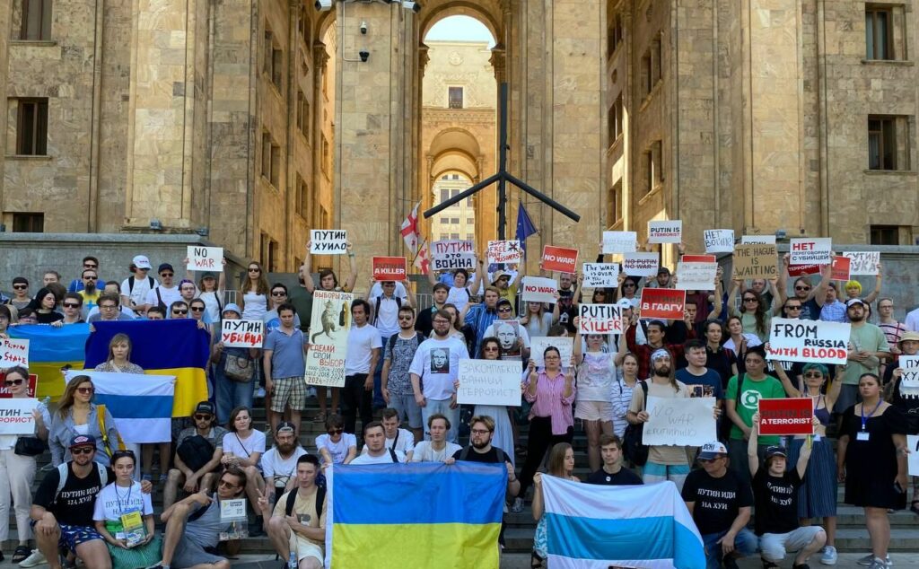 photo 2023 08 20 16 31 19 e1692535562104 новости акция протеста в тбилиси, Алексей Навальный, Владимир Путин, война в Украине, митинг, парламент Грузии