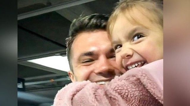 Вплавь через реку и «белый билет»: как некоторые украинцы бегут от призыва в армию 3 Эрик воссоединился с семьей уже в США