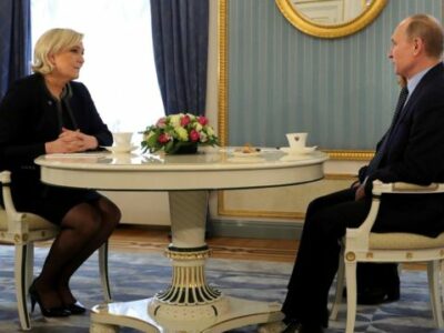 Как Кремль убеждает французов любить Россию и не помогать Украине - главное из расследования Washington Post 39 baa25ff0 a706 11ee b328 1d96731d6078 война в Украине война в Украине