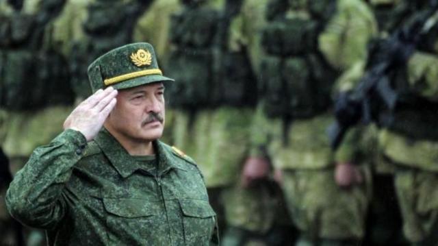 Глава КГБ Беларуси заявил, что в украинских медучреждениях «скрываются террористы». Власти Киева эвакуируют две больницы 3 Лукашенко