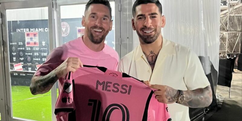 con una de las leyendas mas grande de la historia del deporte …. un ejemplo para mi…. y un modelo para todos messi deporte excelencia e1712505541613 новости Аргентина, Илья Топурия, Лионель Месси, чемпион