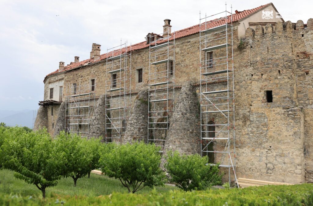 alaverdi новости град, Ираклий Кобахидзе, монастырь алаверди, премьер Грузии, смерч, стихия