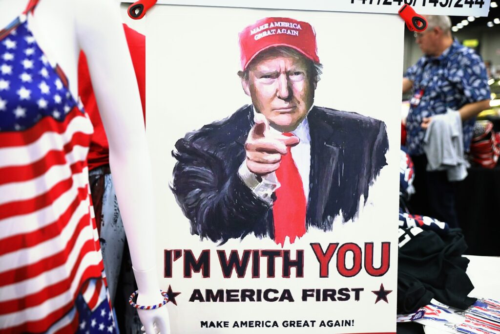 donald trump poster 53809033689 политика featured, Грузия-США