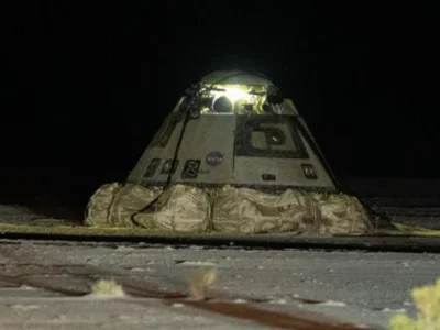 «Старлайнер» успешно вернулся на Землю без экипажа. Астронавты останутся на МКС до следующего года 83 05c479b0 6cfe 11ef b970 9f202720b57a.png BBC News Русская служба BBC News Русская служба