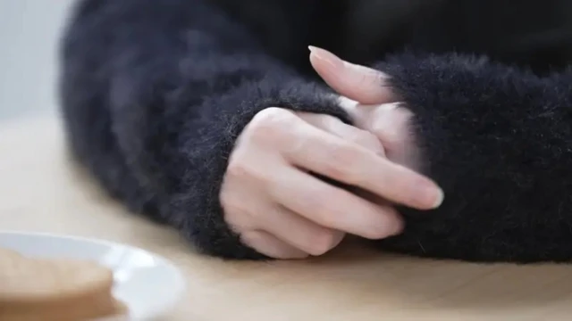 Руки женщины