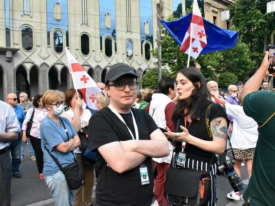 oc media editor in chief robin fabbro and executive director mariam nikuradze covering a pro eu rally in tbilisi in june 2022. 1024x683 1 новости OC Media, закон об иноагентах в грузии