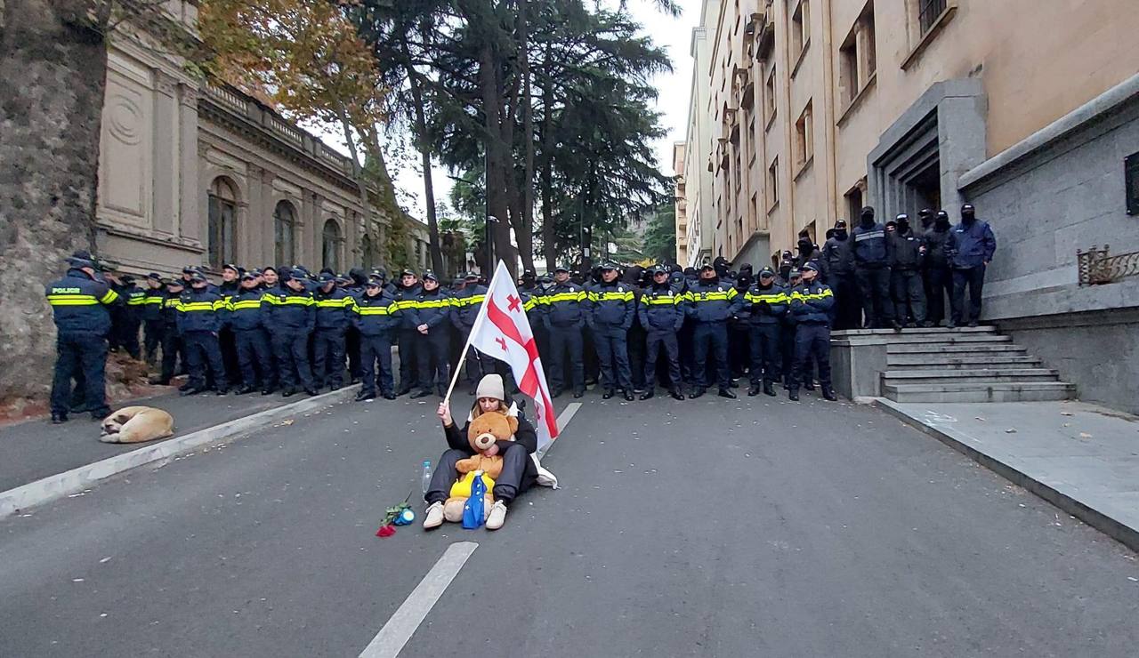 akcia mishka новости акция протеста в тбилиси, водометы, парламент XI созыва, парламент Грузии