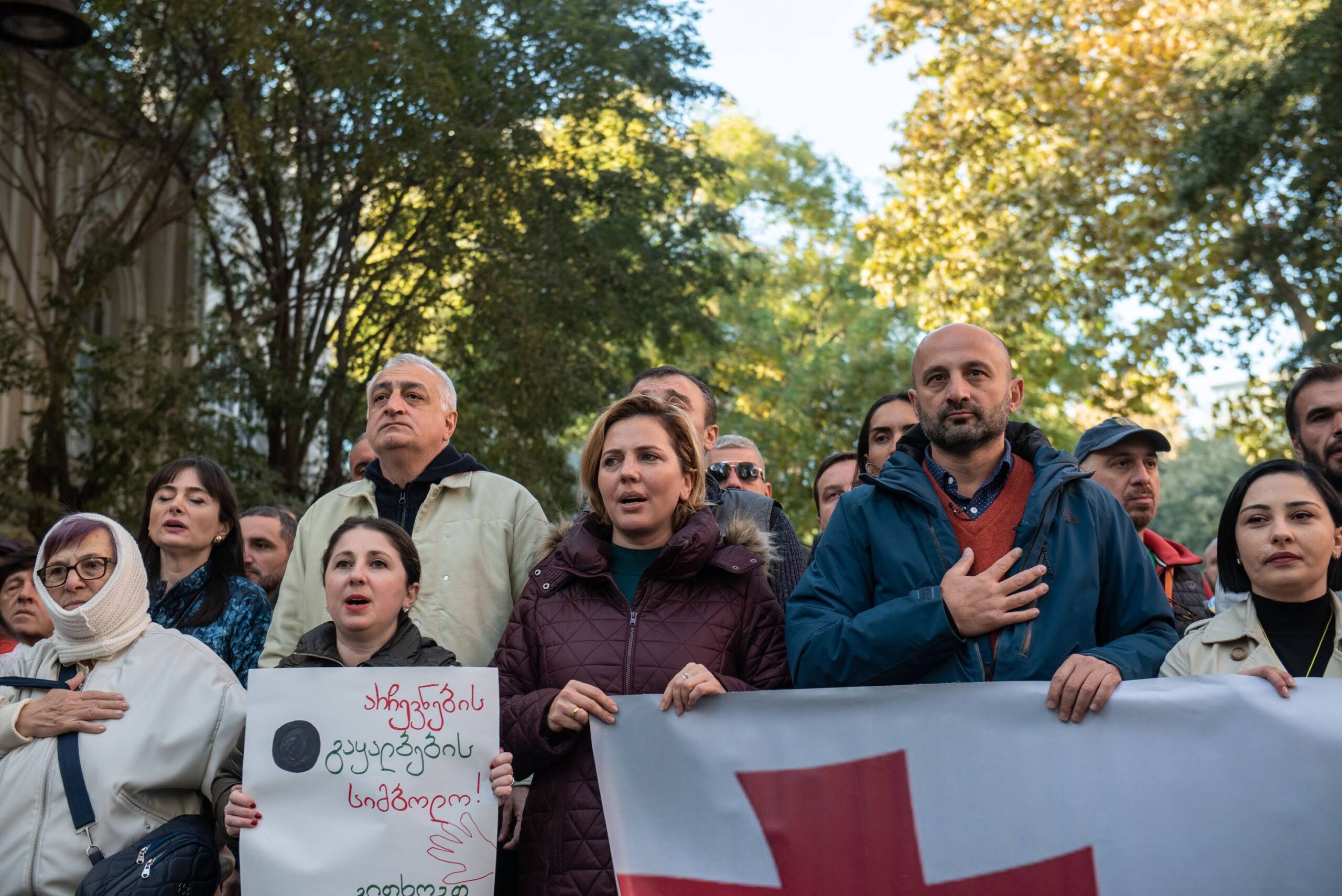 Лидеры оппозиционного альянса «Сильная Грузия» на митинге против результатов выборов в Тбилиси, 9 ноября. Фото: Мариам Никурадзе/OC Media.