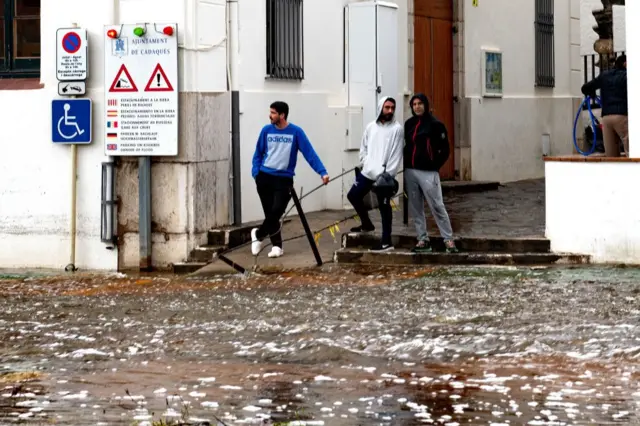 Наводнения в Испании: улица, затопленная водой