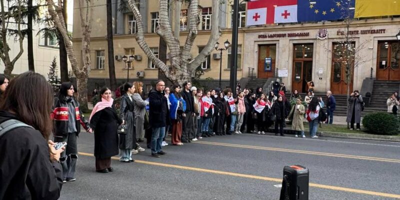 photo 2024 11 19 15 45 30 новости акция протеста в тбилиси, оппозиция Грузии, проспект Меликишвили, студенты, Университет Илии