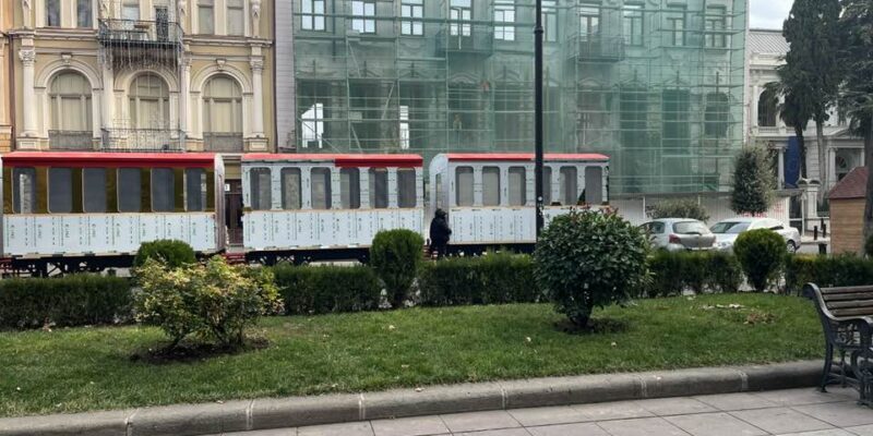 poezd новости дворец Орбелиани, мэрия Тбилиси, новогодняя деревня, поезд, Президент Грузии, Саломе Зурабишвили