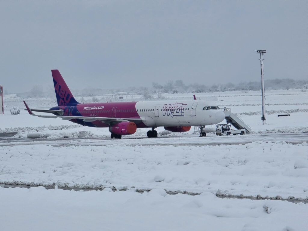 aeroport kutaisi новости Абу-Даби, авиарейс, аэропорт Кутаиси, снегопад