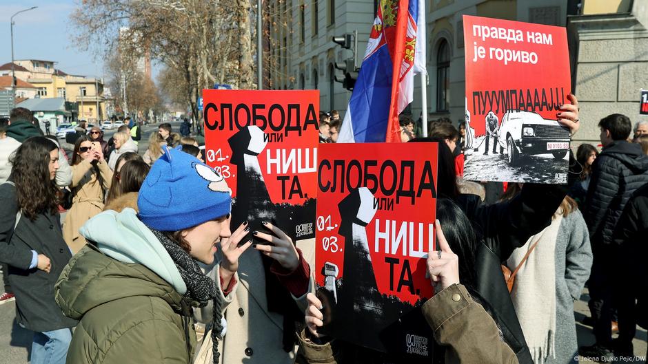 71710014 403 Deutsche Welle акции протеста, Сербия