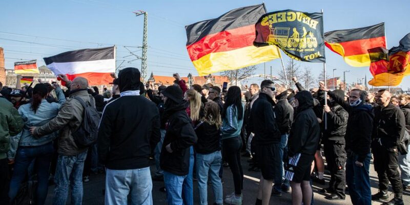 72008396 403 Deutsche Welle акция протеста в Берлине, Берлин, нацисты, неонацисты